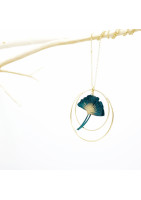 Collier sautoir avec feuille de ginko et créoles dorées doubles