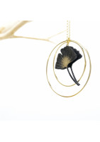 Collier sautoir avec feuille de ginko et créoles dorées doubles