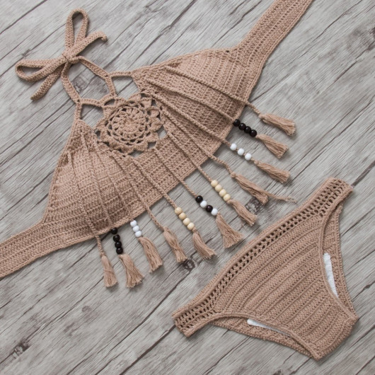 Bikini deux-pièces en joli macramé crocheté, franges à perles de bois