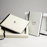 Livre photos avec coffret et verre minéral de présentation