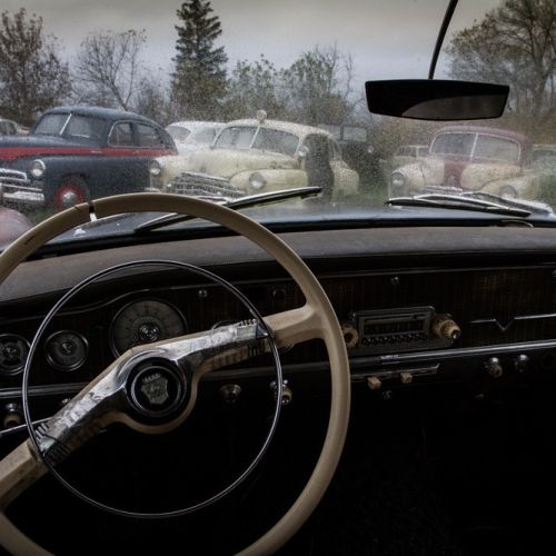 Kunstfotografie: White Steering Wheel / GAZ 13 „Chaika“