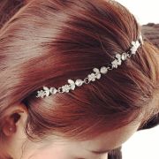 Twigtiara in Band, Metall und silbernen Strasssteinen
