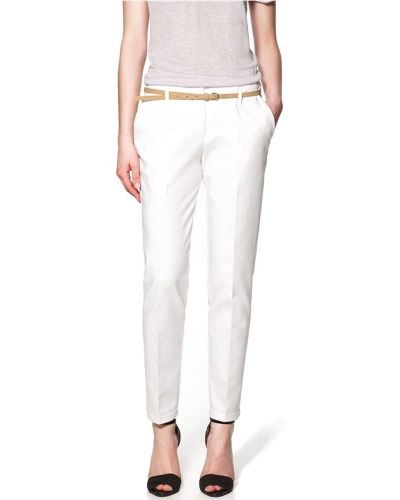 Light pants, with marked fold and fine belt