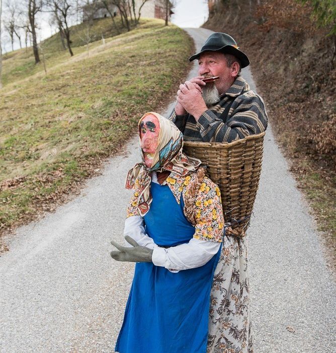 Retour au Carnaval, « Baba Harmonica »