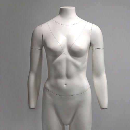 Photographie de vêtements sur mannequin ghost invisible