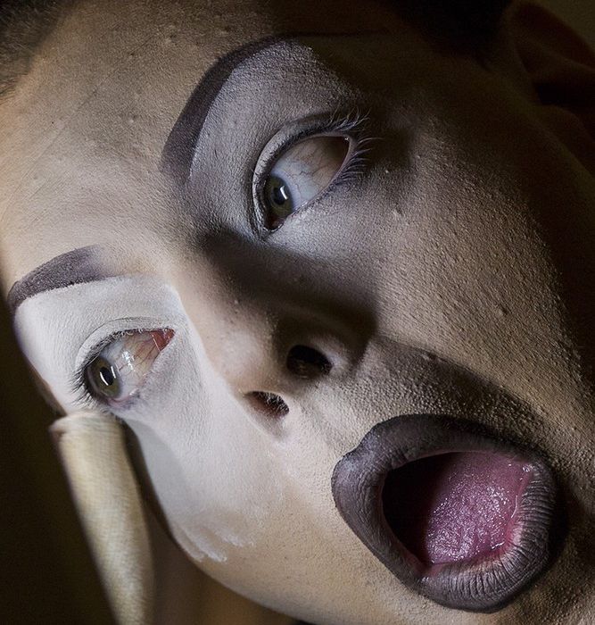 Under your skin – The mask