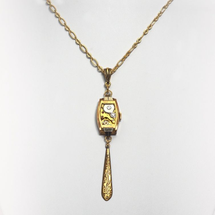 Collier avec mouvement d’ancienne montre suisse