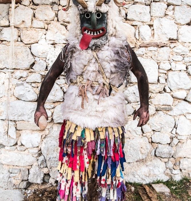 Retour au Carnaval : Les Moches (Ta Grdi)