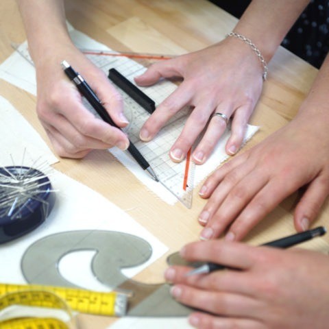 One-on-one sewing class, 1 hour, in Carouge Geneva