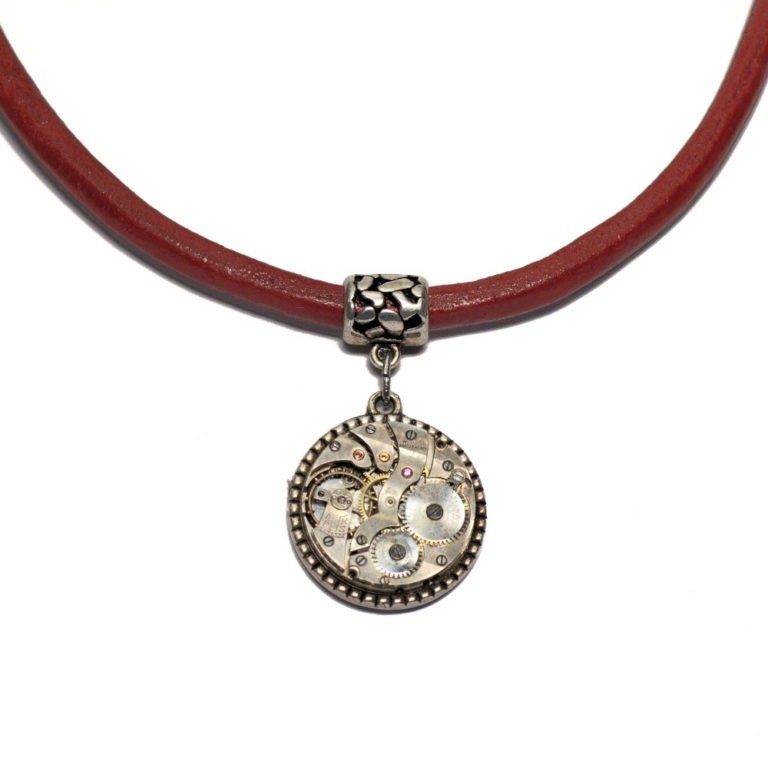 Halskette aus rotem Leder und Anhänger Arbre du Temps, wendbarer Ormolu aus Silber und Art-Déco-Verschluss