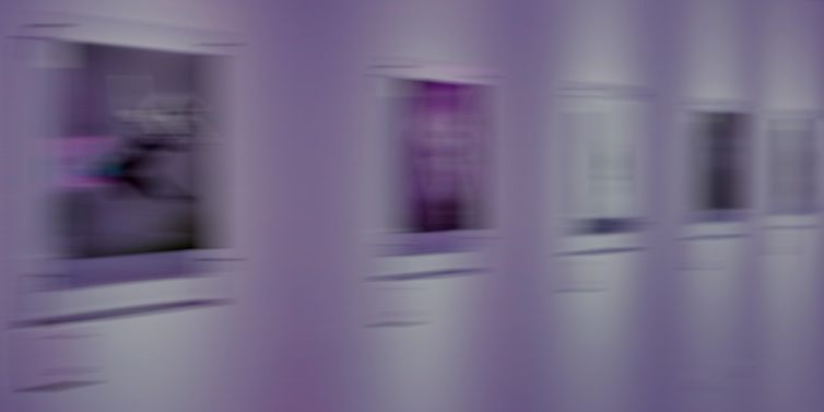 Fotoausstellung in Lila