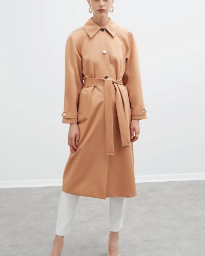Trenchcoat aus ockerfarbener erdbeiger Baumwolle – Doppelreihiger Doppelreihgurt – Goldgürtel aus Metall