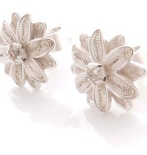 Boucle d’oreilles fleur de marguerite en filigrane d’argent