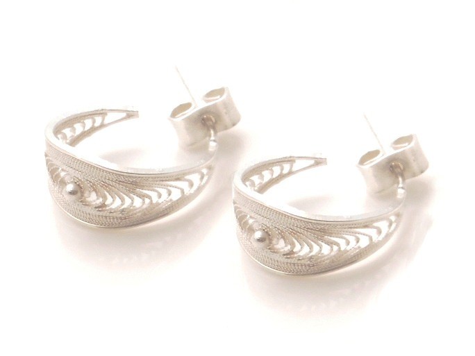 Boucle d’oreille créole fuseau en filigrane d’argent