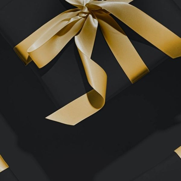 Gift ideas for ready-to-wear and accessories for her and for him.