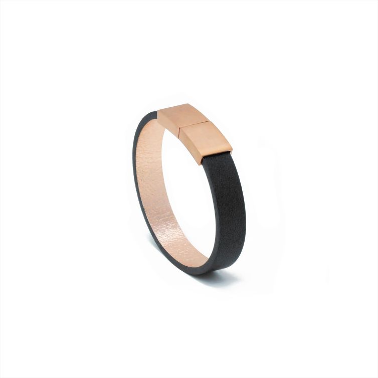 Leather strap with a sleek design and gold-plated stainless steel clasp