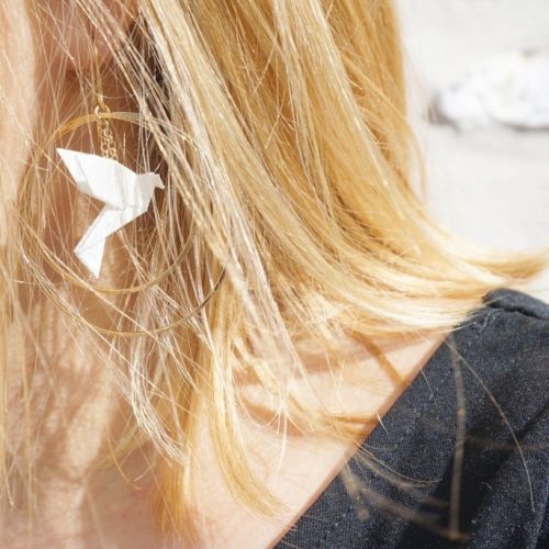 Hoop earrings with origami bird double ring