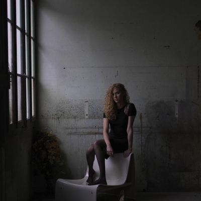 Kunstfotografie: DeadFlowers III Die Langeweile eines regnerischen Tages.