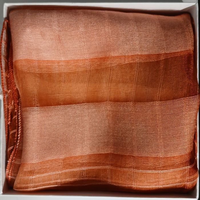 Foulard en soie organza tissé rouge corail