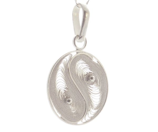 Pendentif Yin Yang en filigrane  fil d'argent avec chaîne en argent
