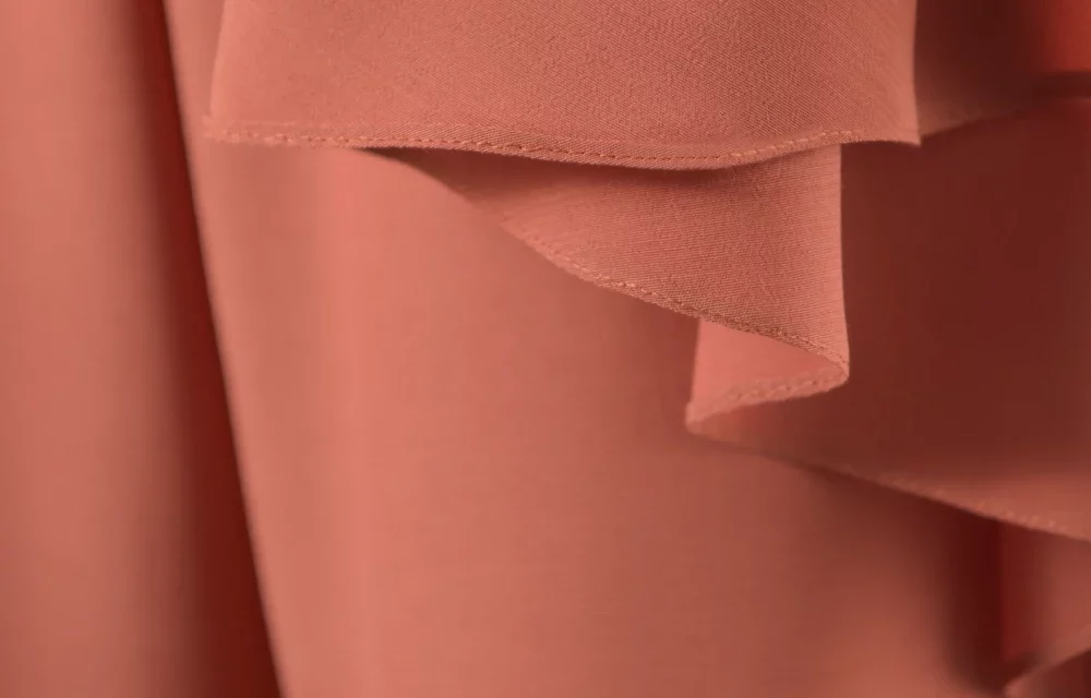 Maßgeschneidertes Zeremonienset aus Viskose-Chiffon