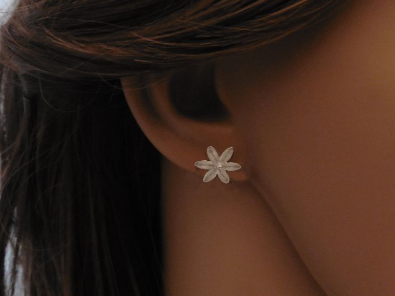 Boucle d&rsquo;oreilles fleur de jasmin en filigrane d&rsquo;argent