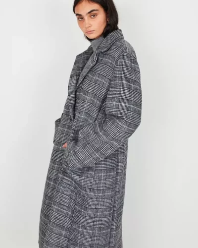 Long oversized coat with checks with Prince of Wales pattern