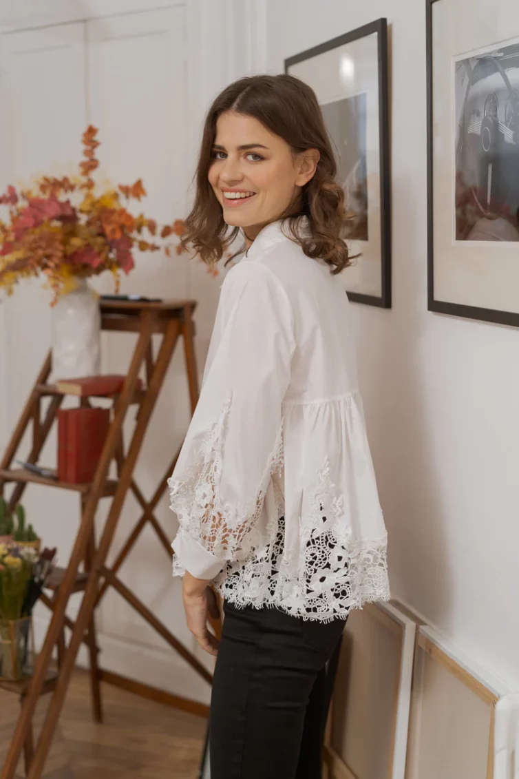 Chemisier raffiné romantique en coton avec dentelle incrustée