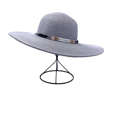 Chapeau d’été femme gris lurex brillant avec perles