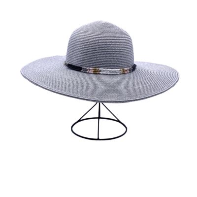 Chapeau d’été femme gris lurex brillant avec perles