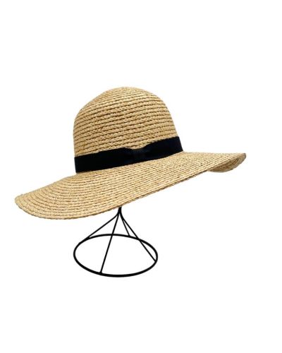 Chapeau d’été en raphia doré tressé avec ruban noir