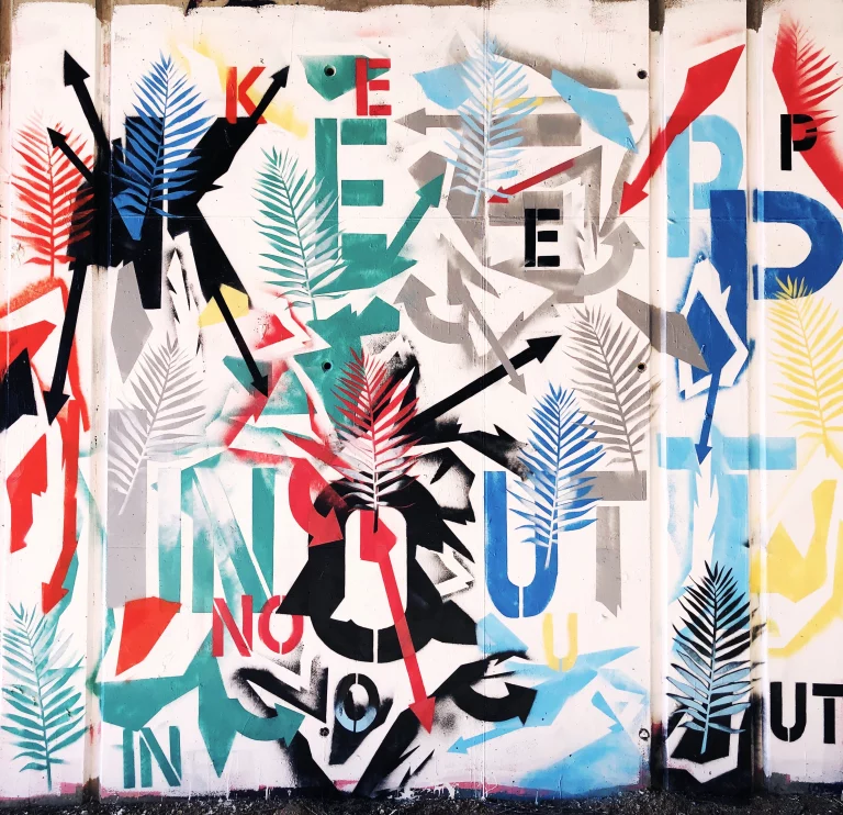 keepinoutmurblanccolor