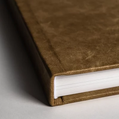 Livre cuir pour photographie.