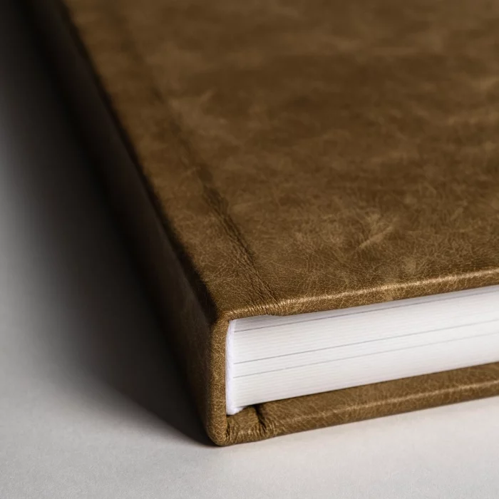 Livre cuir pour photographie.