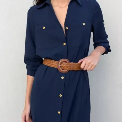 Robe chemise avec ceinture tressée manches longues et poches plaquées