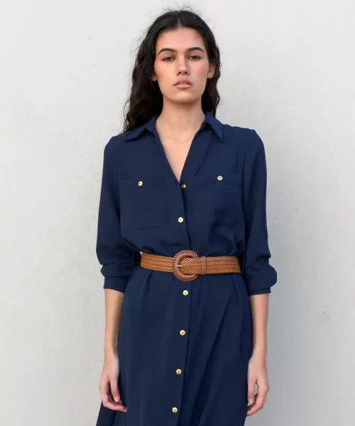 robe chemise marine à poches apliquée et ceinture tressée