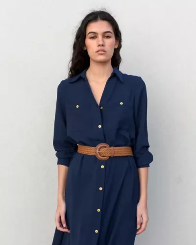 Robe chemise avec ceinture tressée manches longues et poches plaquées