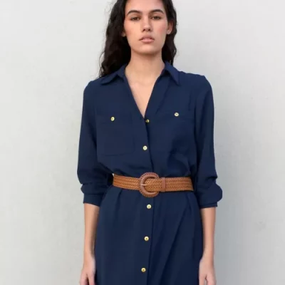 Robe chemise avec ceinture tressée manches longues et poches plaquées